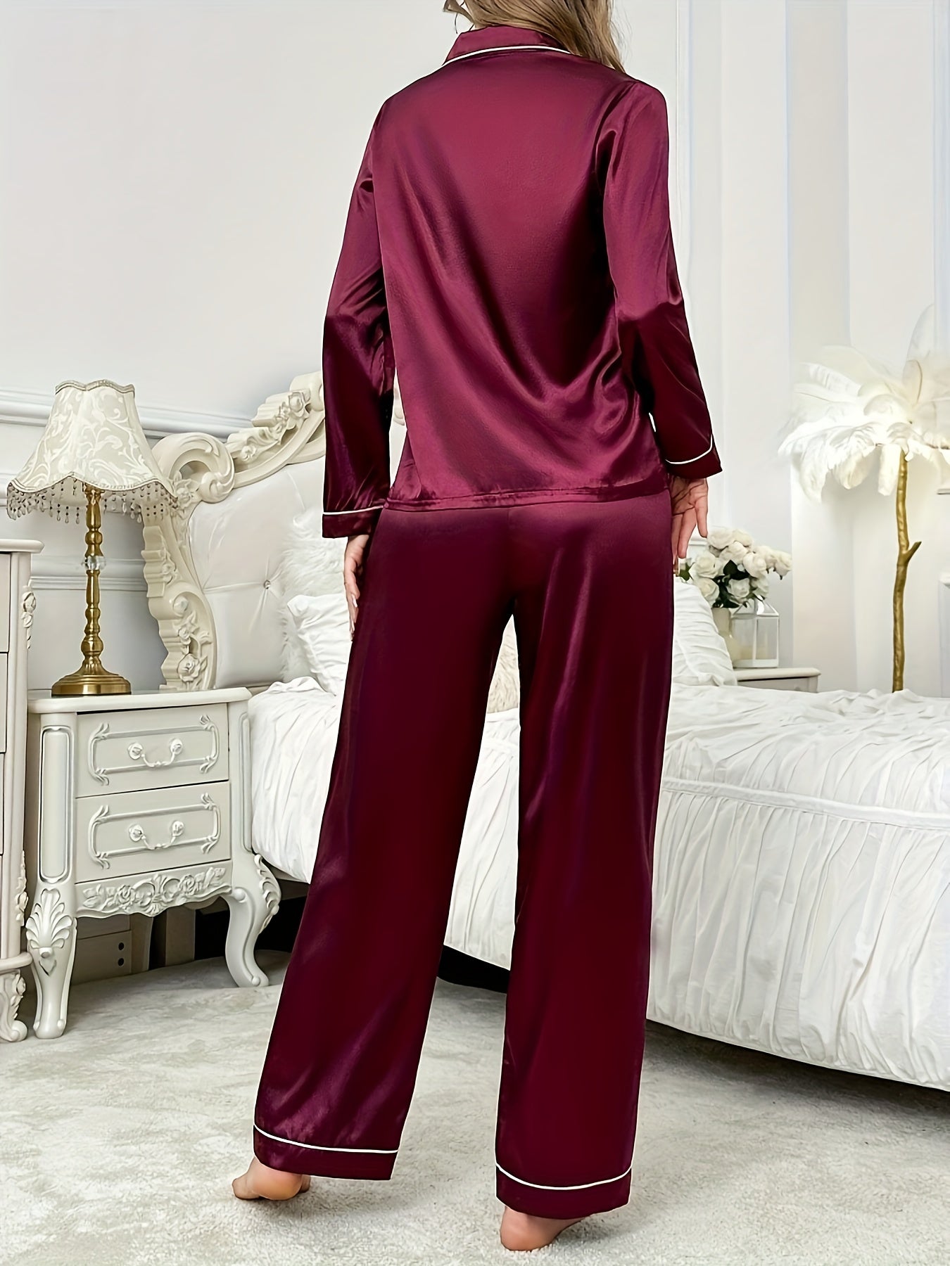 Set pigiama da donna in raso bordeaux con bordatura a contrasto