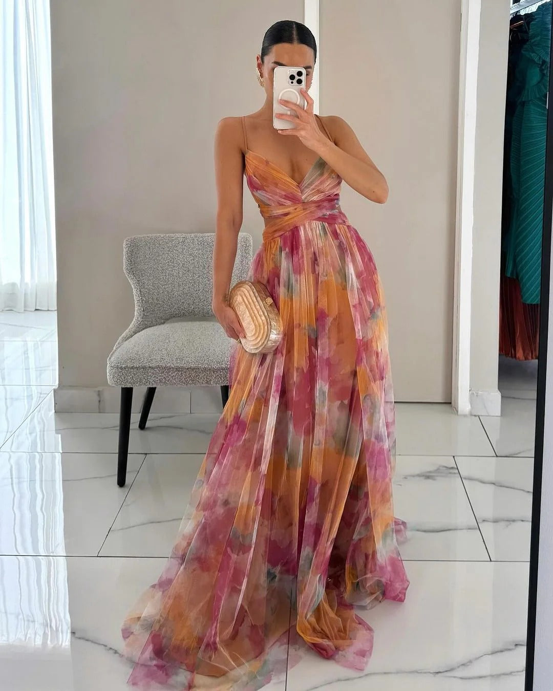 Elegant Women's Maxi Wedding Guest Dress with V-Neck - photo 1