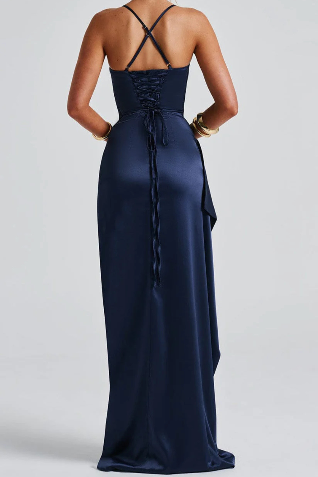 Abito lungo da donna in raso arricciato con spacco alto, ideale per invitate a un matrimonio
