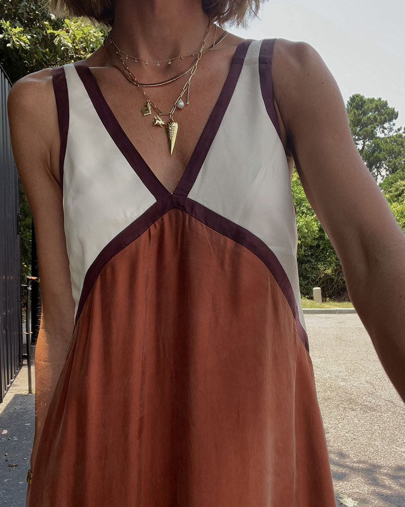 Lara - Chic V-neck contrasting color dress - photo 12