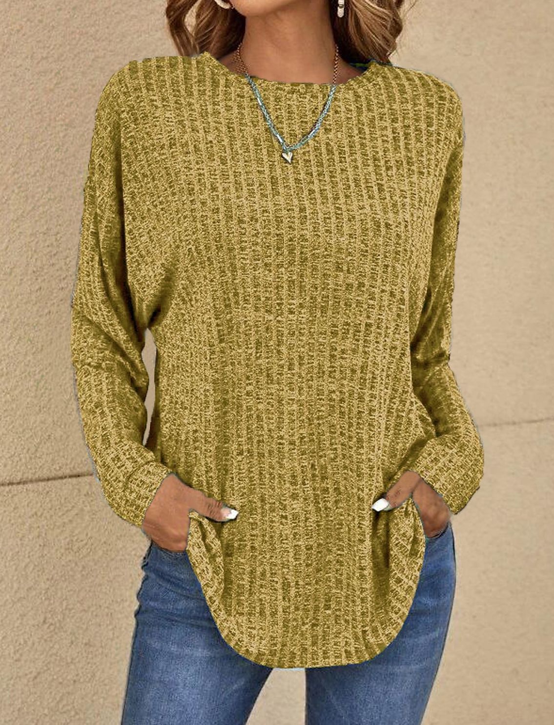 Women's Ribbed Sweater with Front Pockets and Curved Hem