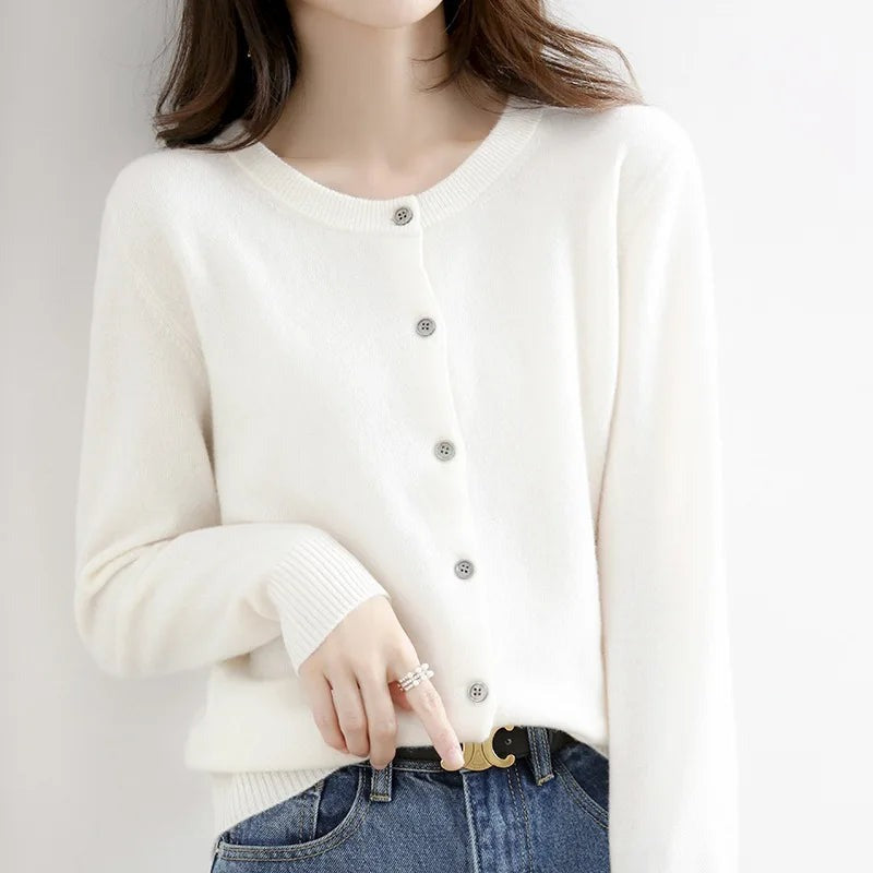 Luxurious Cardigan with Soft Buttons - photo 3