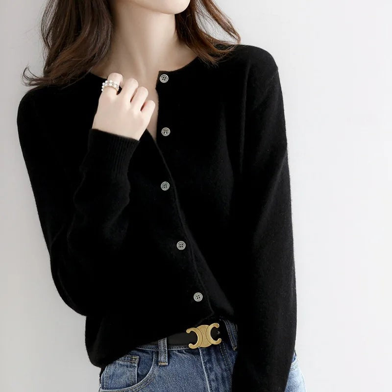 Luxurious Cardigan with Soft Buttons - photo 6