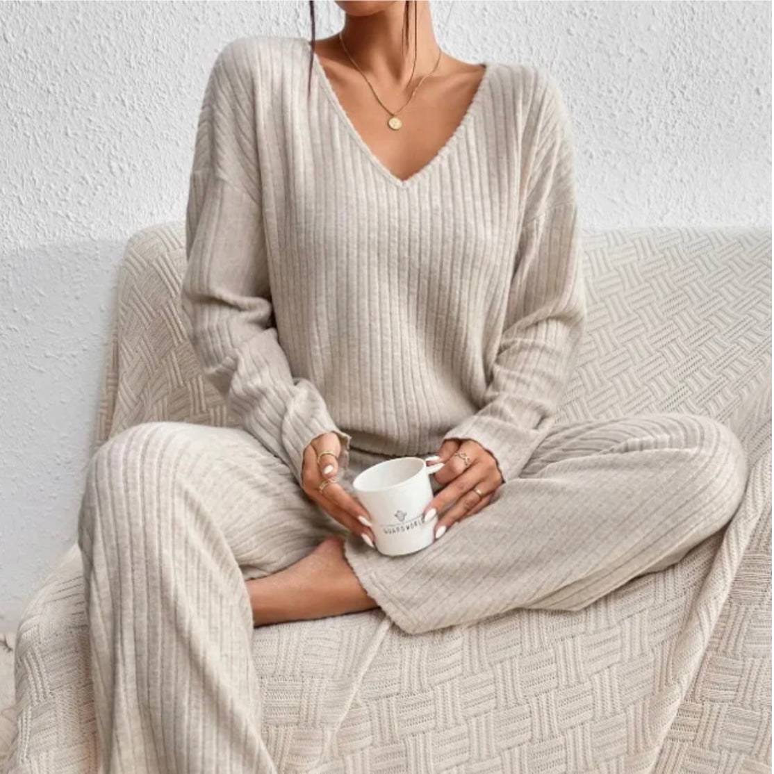 Stella - Women's V-Neck Ribbed Knit Lounge Set - photo 9