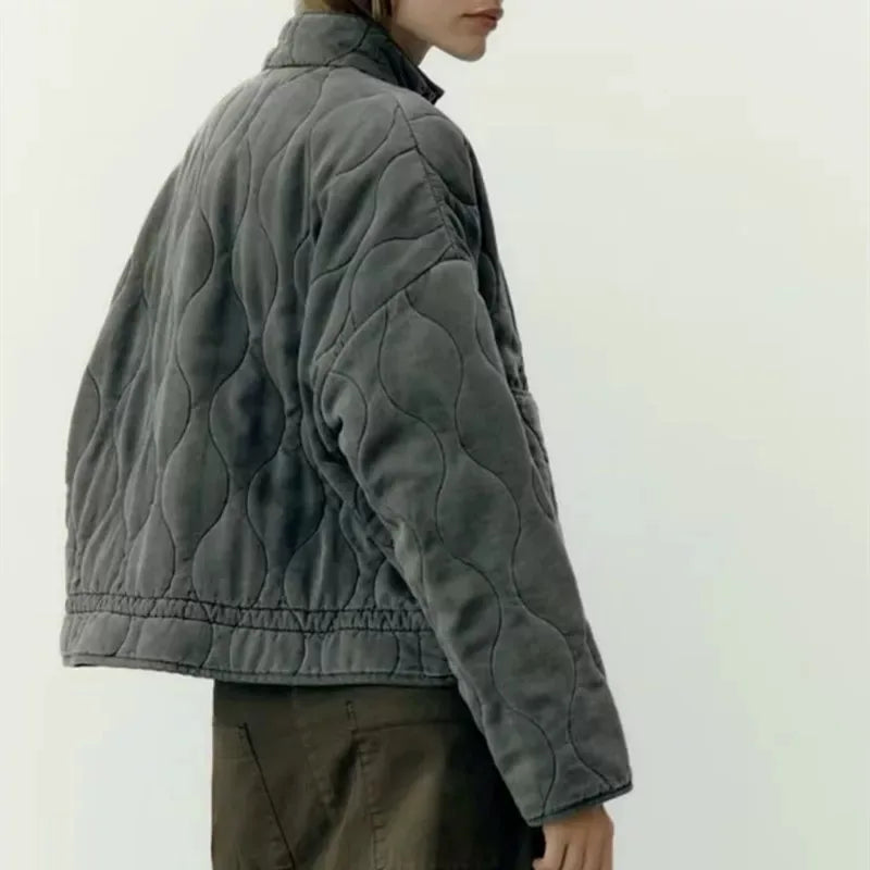 Giacca versatile da donna con dettagli tascabili