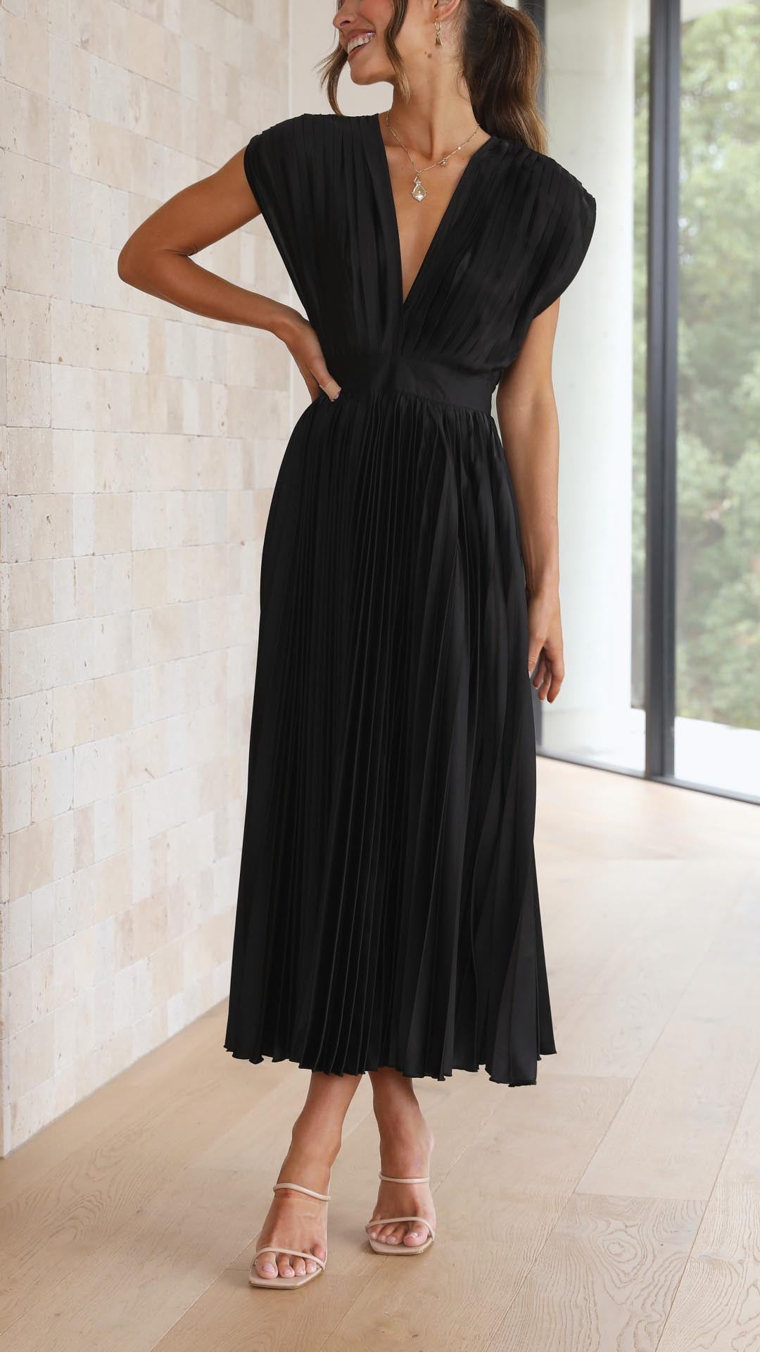 Rochie Maxi plisată pentru femei - Elegantă și confortabilă