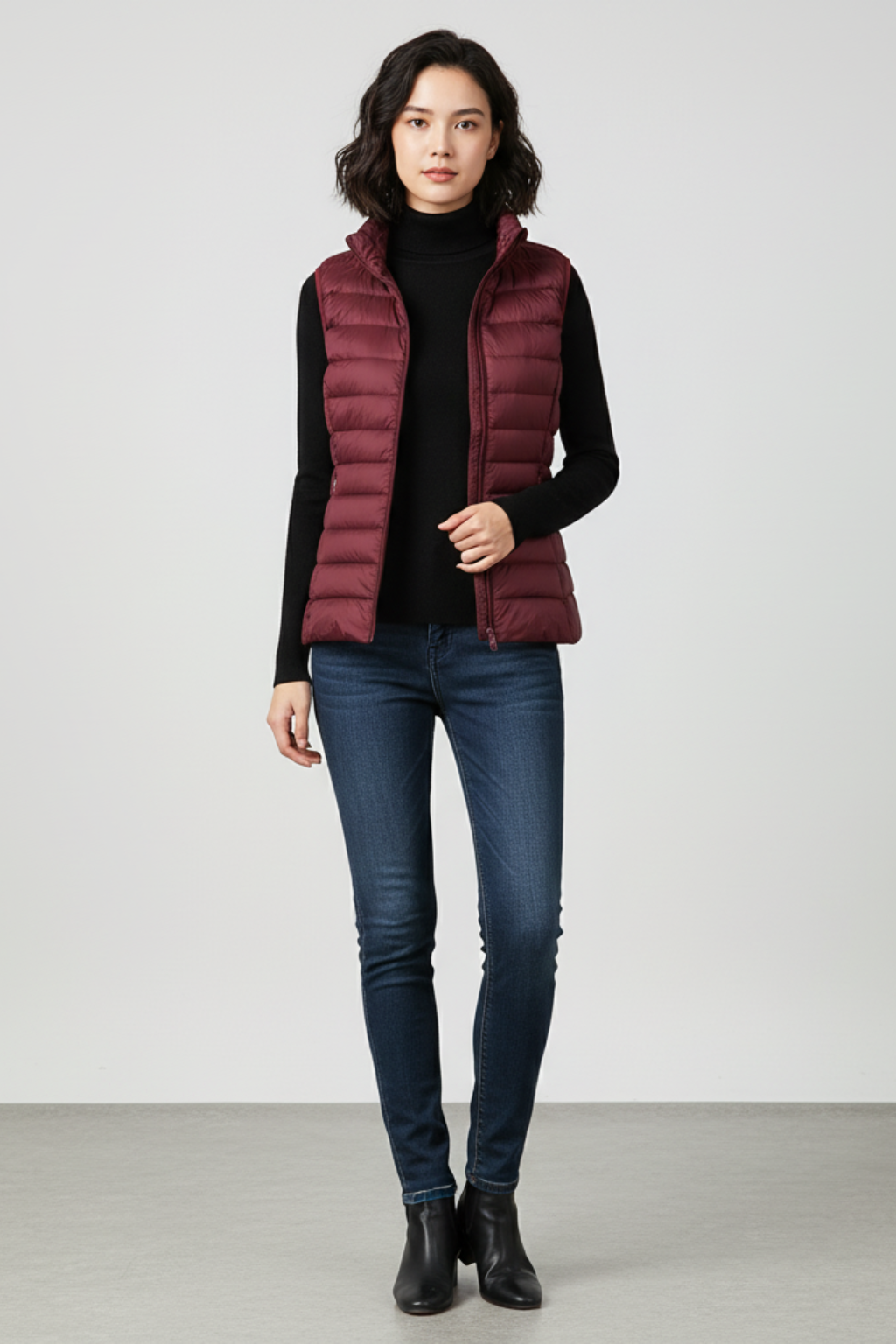 Women’s Lightweight Down Puffer Vest - photo 4