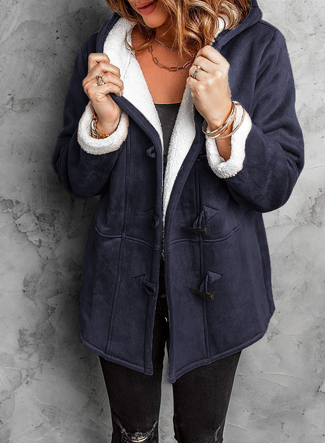 Cappotto da donna con cappuccio in materiale felpato simile al cashmere