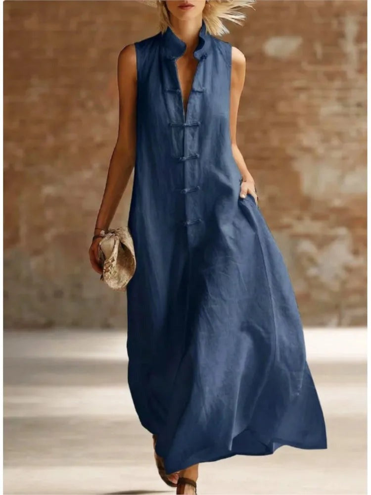 Annelise - Women's Maxi Dress with Collar and Sleeveless Cut - photo 6