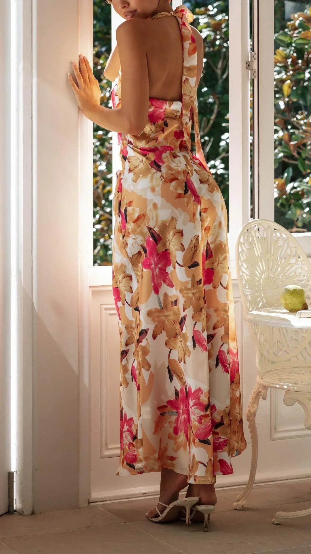 Beverley - Women's Floral Maxi Dress with an Open Back