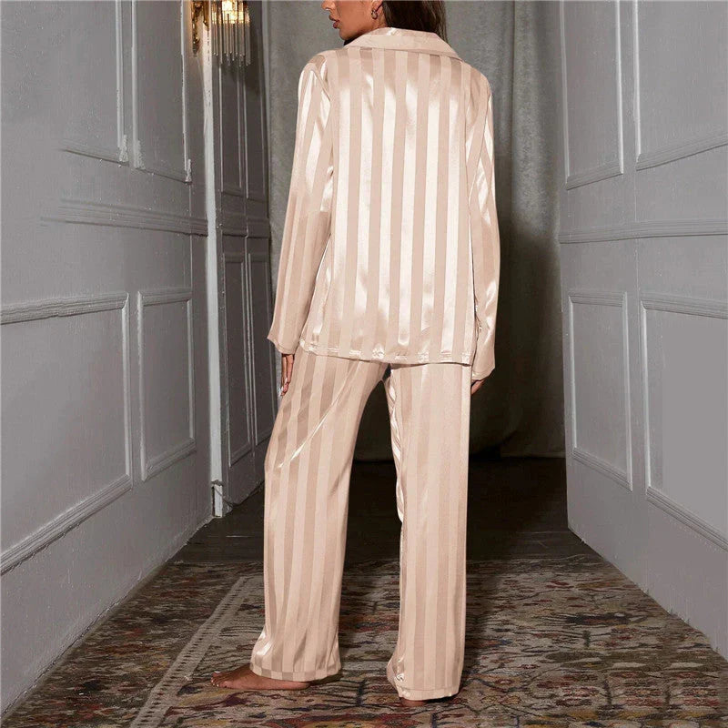 Carlene - Women's Striped Pyjama Set - photo 3