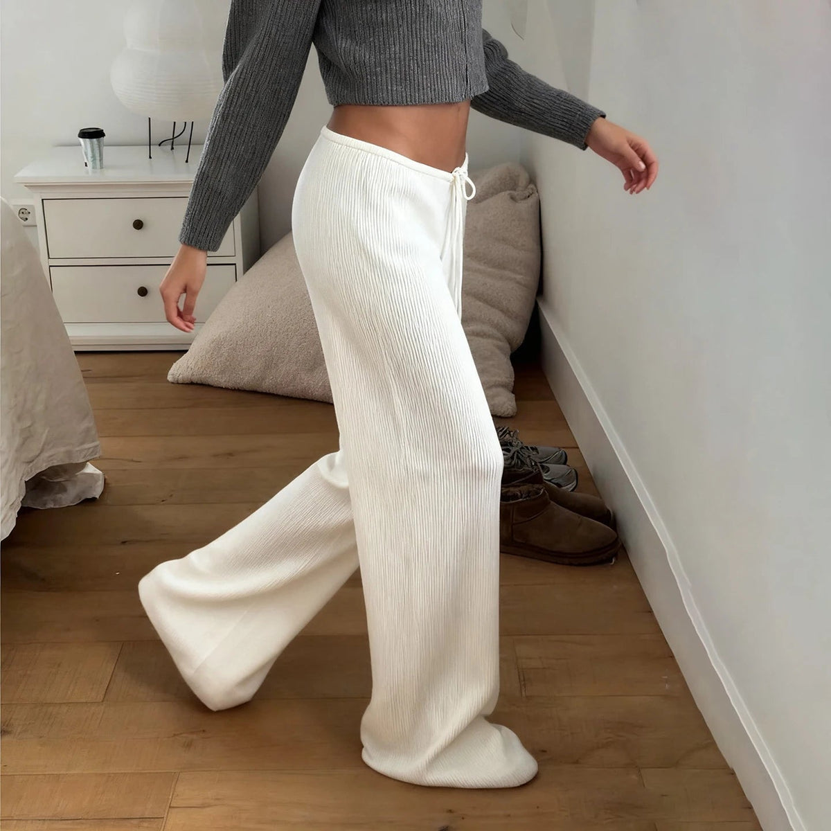Dorcas - Women's Knitted Trousers with Wide Leg - photo 4