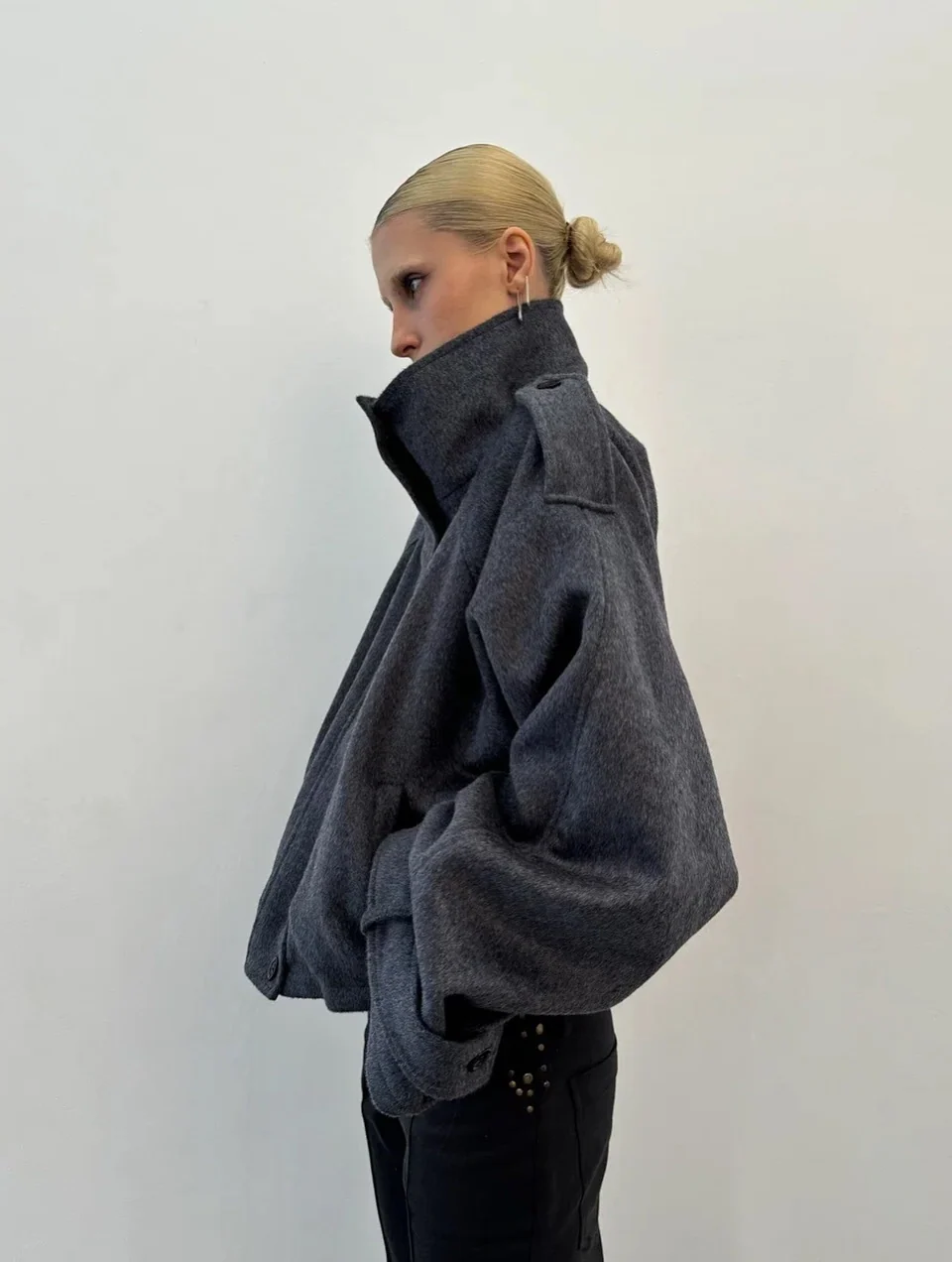 Etheline - Women's Relaxed Jacket with Button Front - photo 4