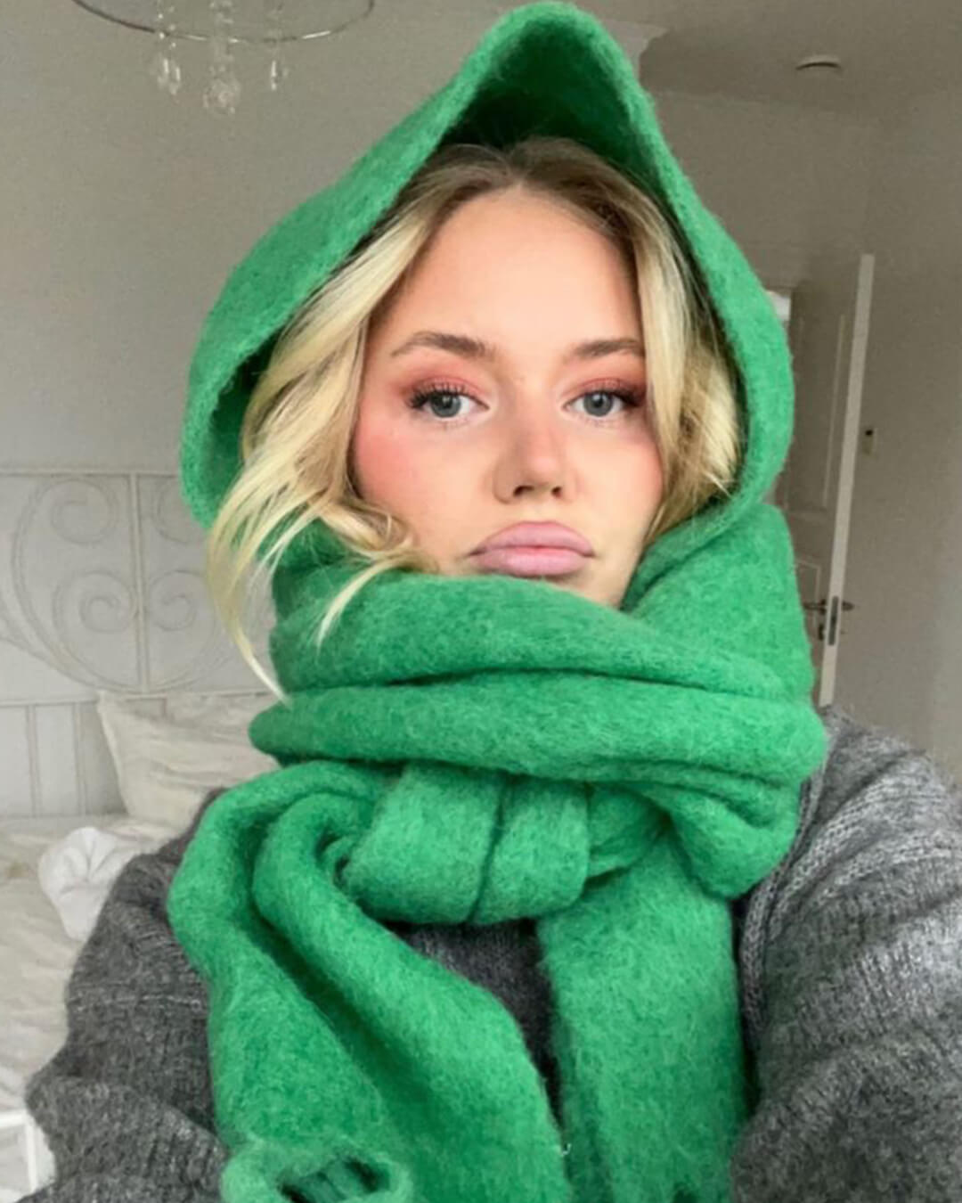 Everdene - Women's Wrap Scarf with Ruching and Collar - photo 13