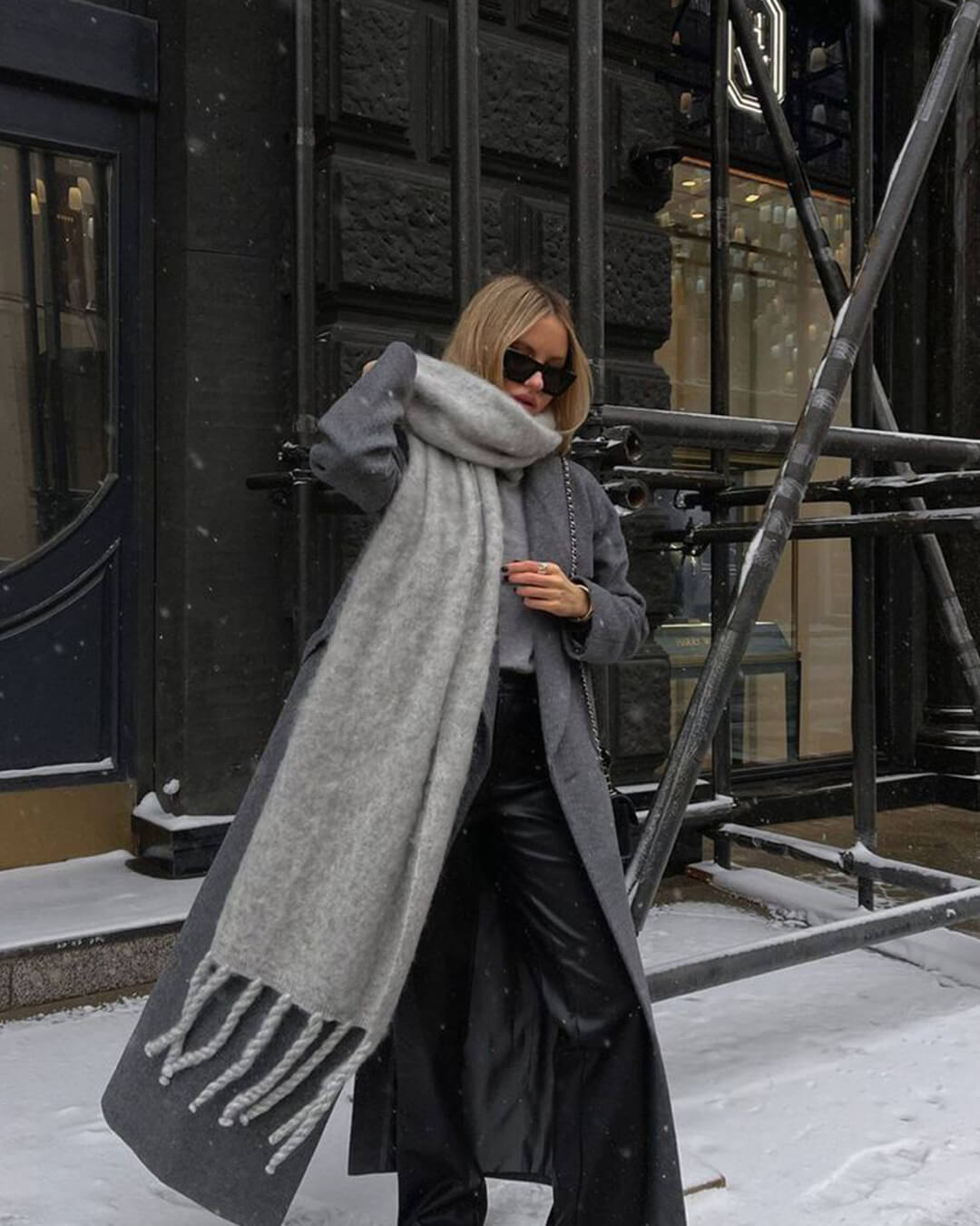 Everdene - Women's Wrap Scarf with Ruching and Collar - photo 6