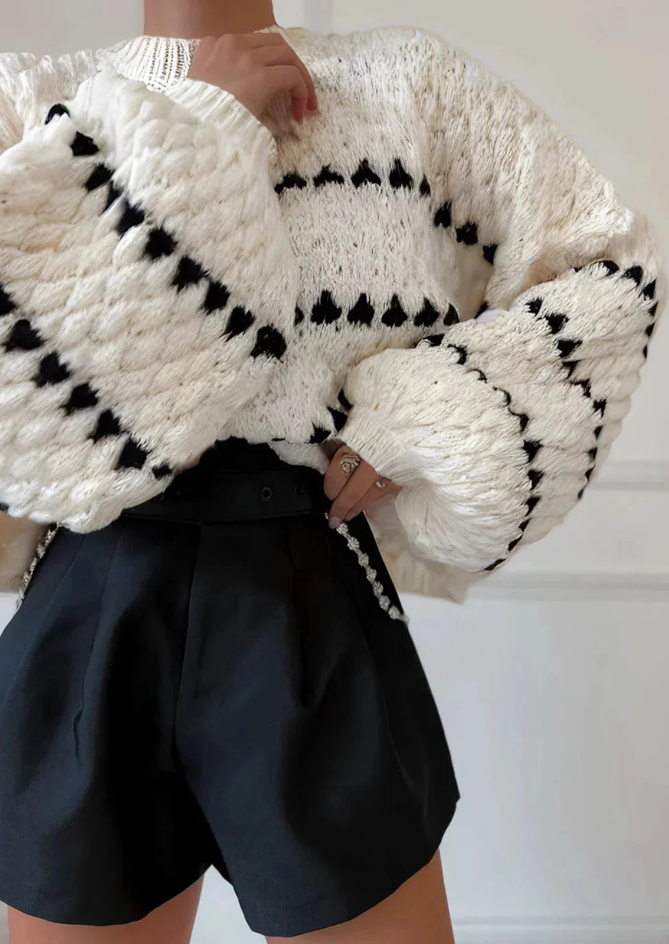 Gertrude - Women's Jumper with a Knitted Finish and a Wrap Front - photo 4