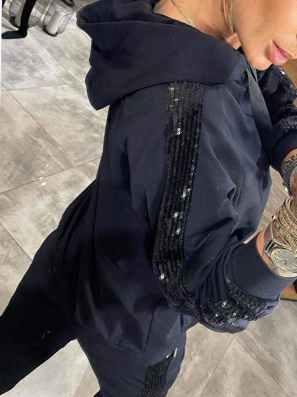 Frida - Women's Hoodie Set with Joggers