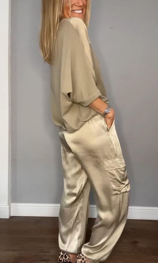 Nova - Costum de damă din satin în două piese (disponibil și în mărimi mari)