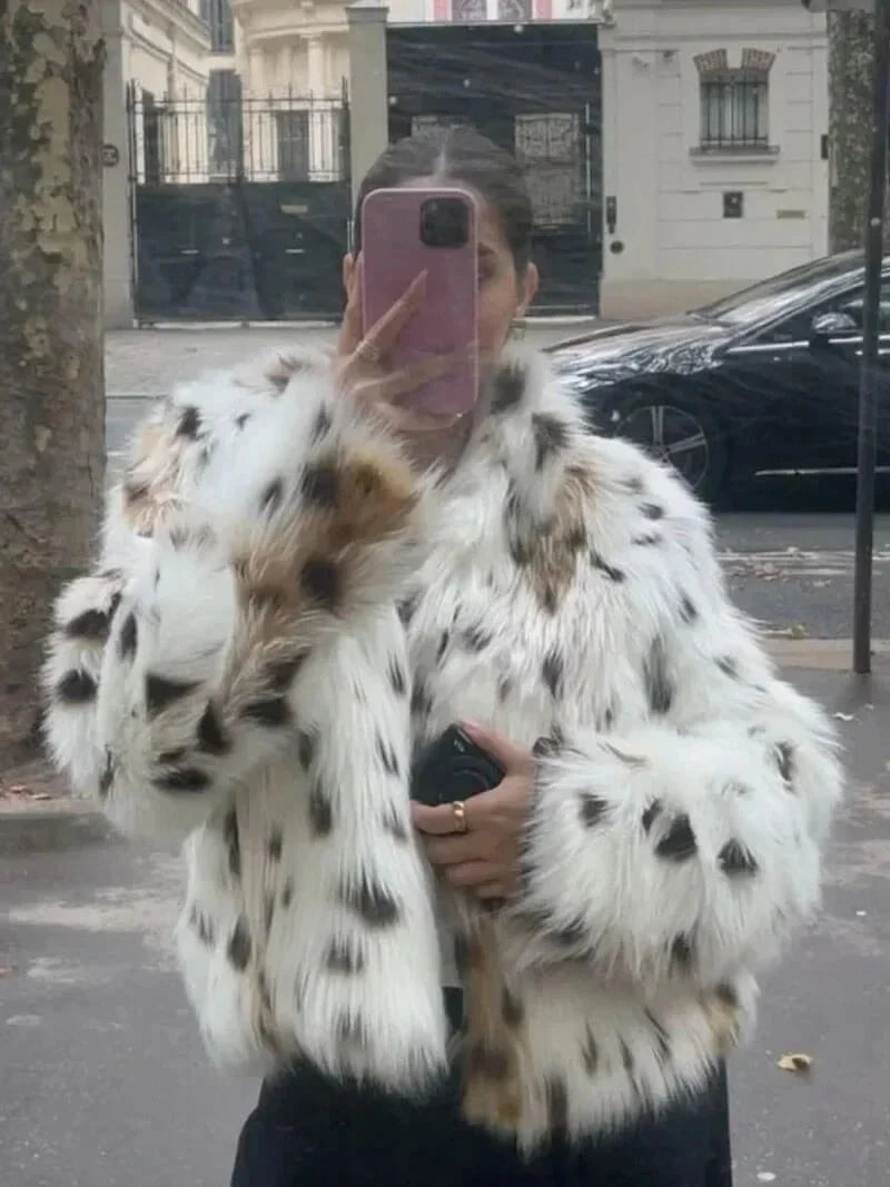 Kitty - Women's Relaxed Coat with Leopard Print - photo 9