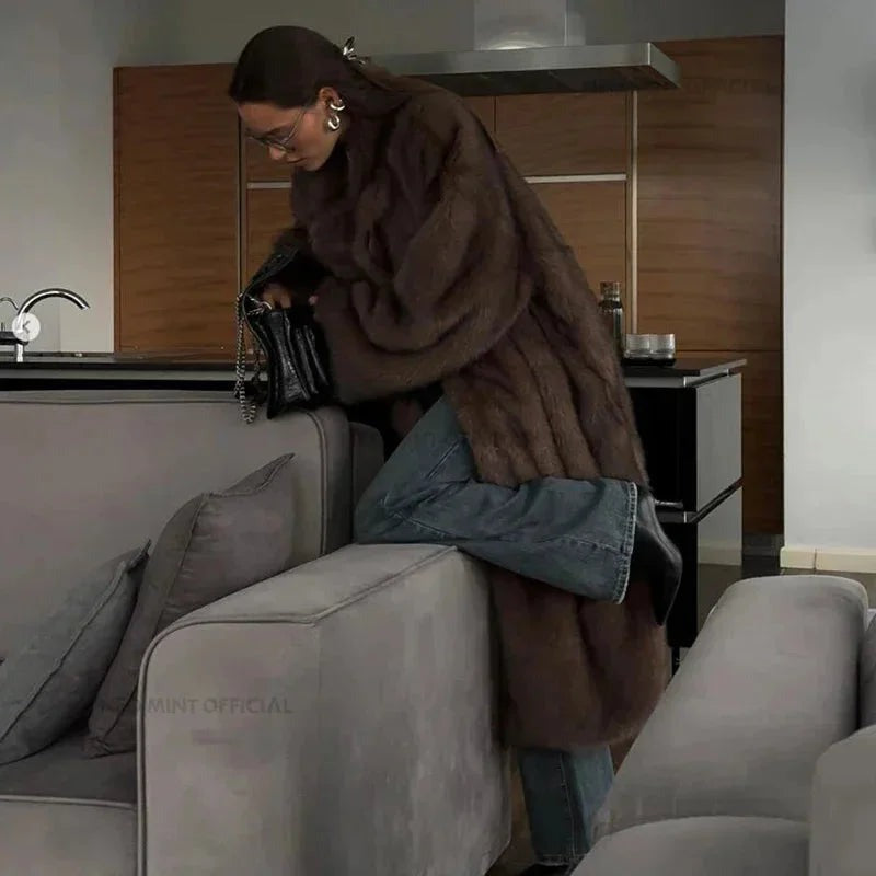 Keira - Women's long faux fur coat for winter - photo 3