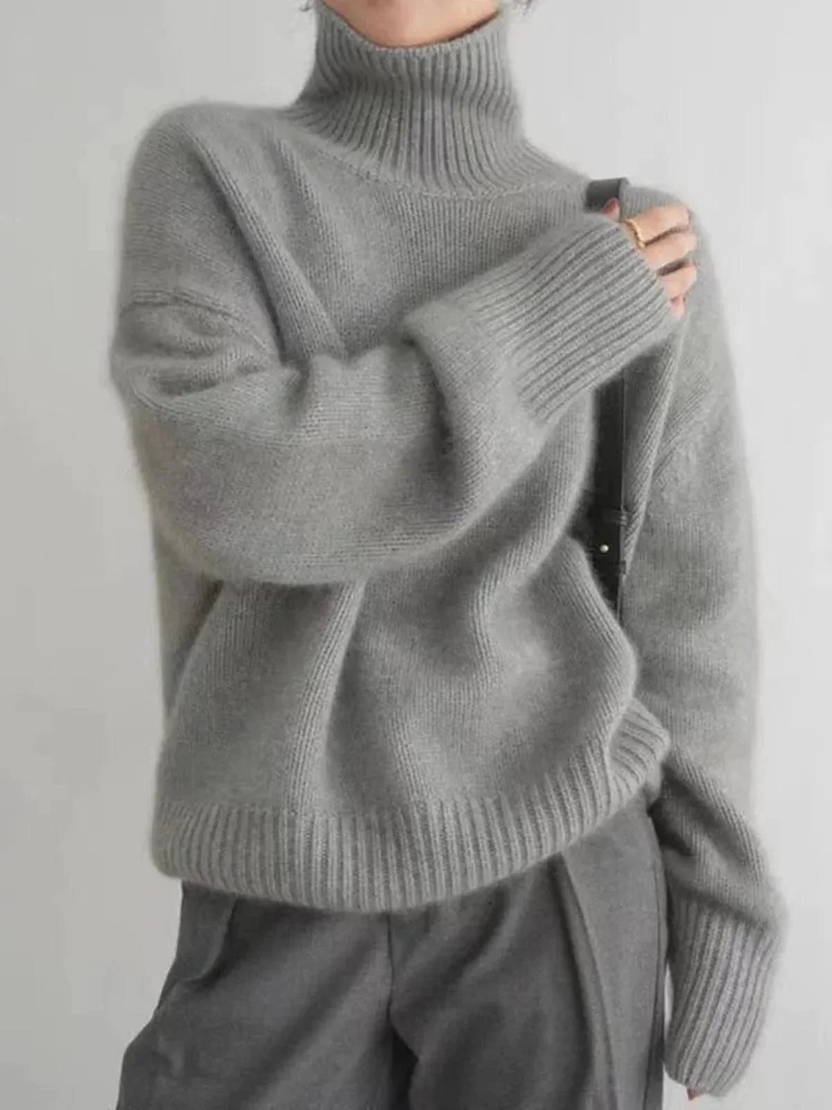 Lauren - Women's soft and comfortable turtleneck sweater - photo 2