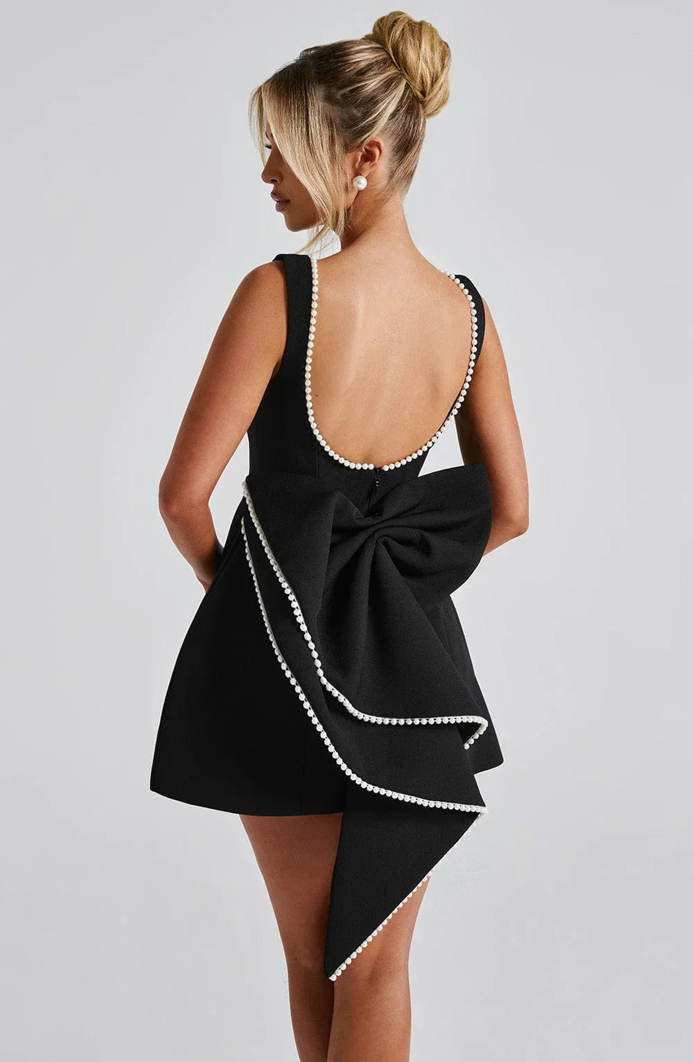 Georgia - Women's short dress with decorative bow at the back - photo 11
