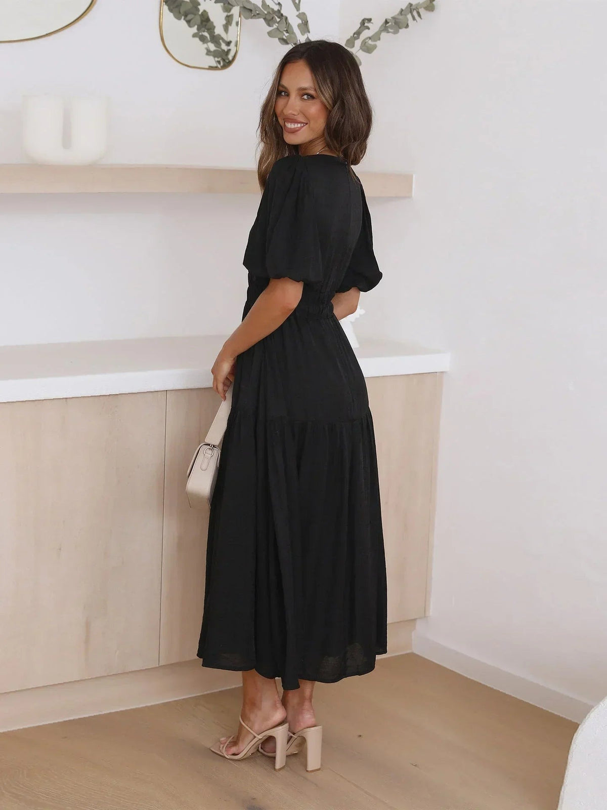 Laila - Women's midi dress with V-neck and short sleeves - photo 9