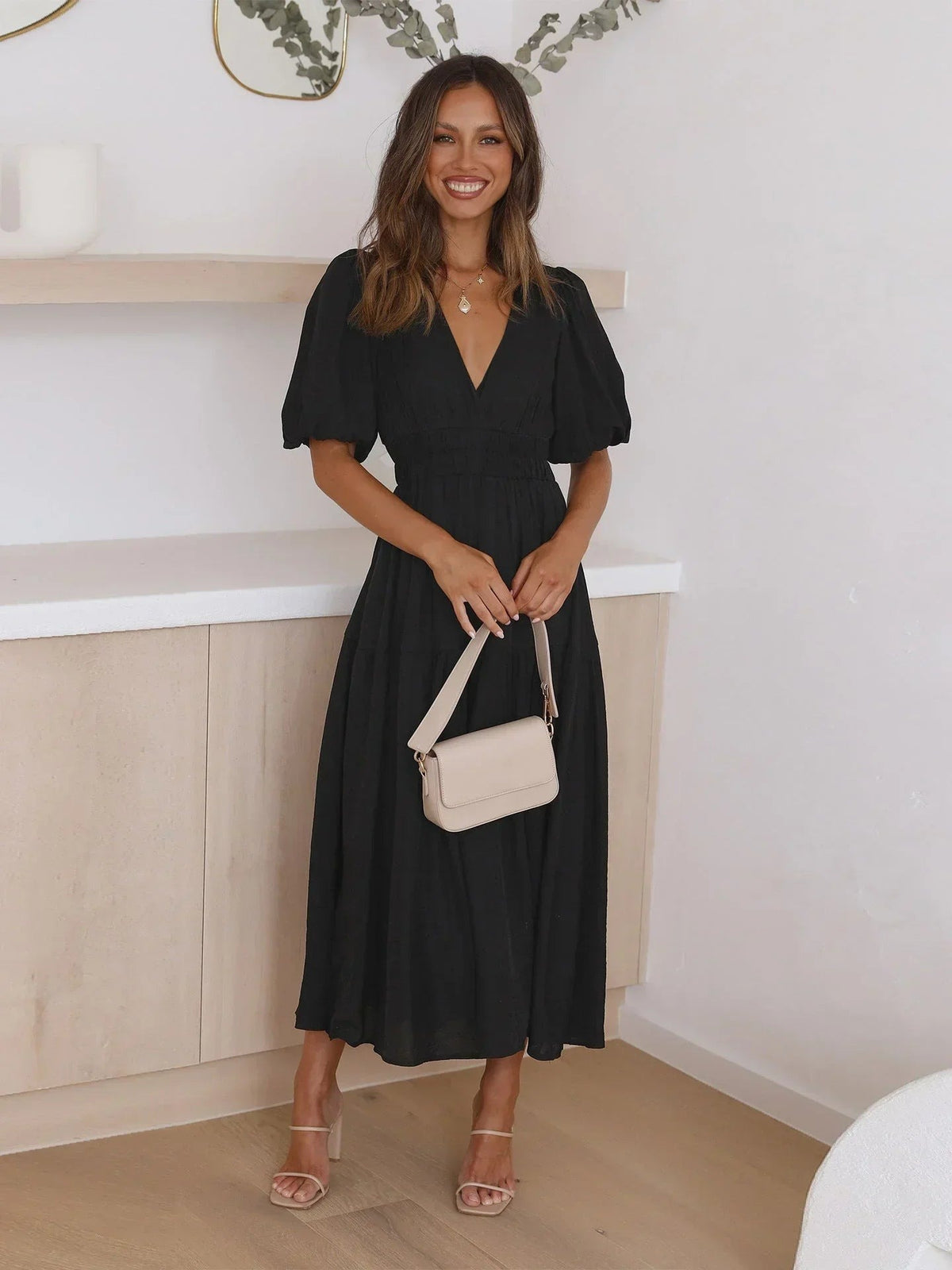Laila - Women's midi dress with V-neck and short sleeves - photo 3