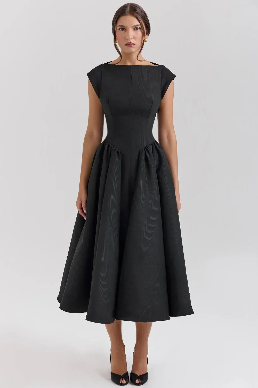 Selena - Women's Loose-fitting midi dress with short sleeves and a round neck for evening wear - photo 1