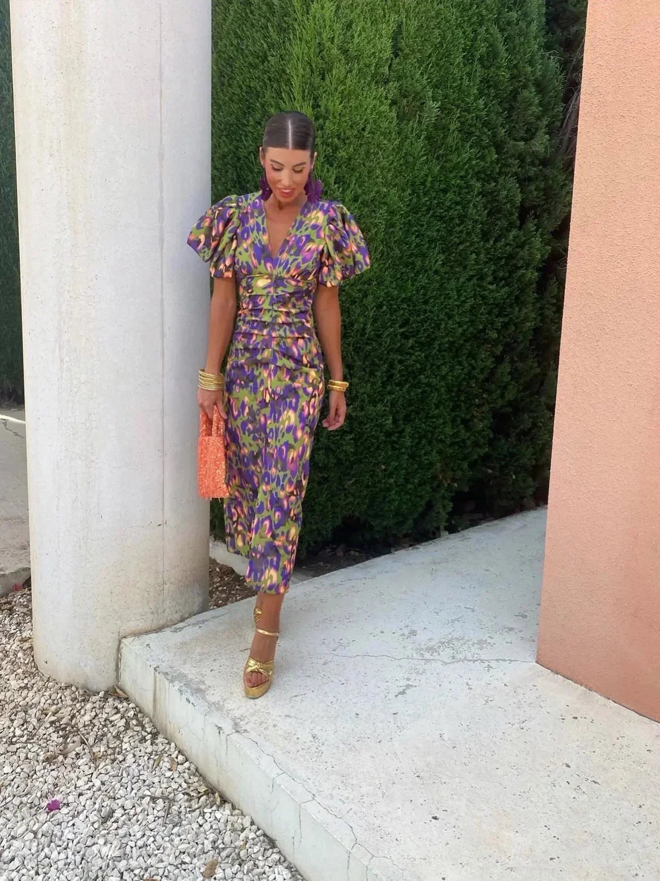 Zaria - Women's midi dress with puff sleeves and V-neck - photo 2
