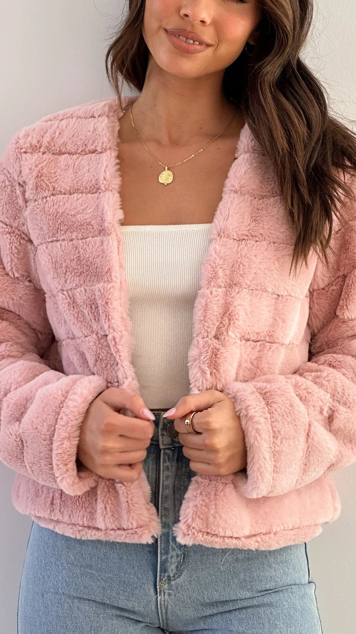 Camila - Women's short faux fur jacket with open collar - photo 4