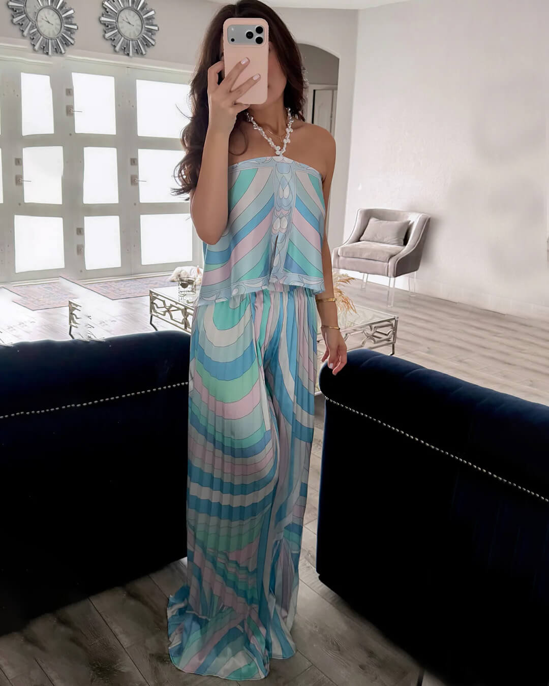 Maggie – Set coordonat pentru femei, cu pantaloni capri plisati și top