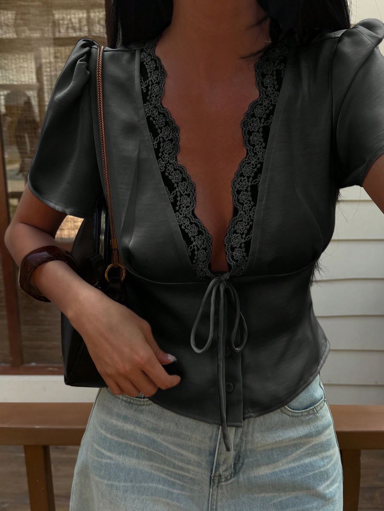 Teresa - Camicetta da donna in raso con allacciatura e dettaglio cut-out