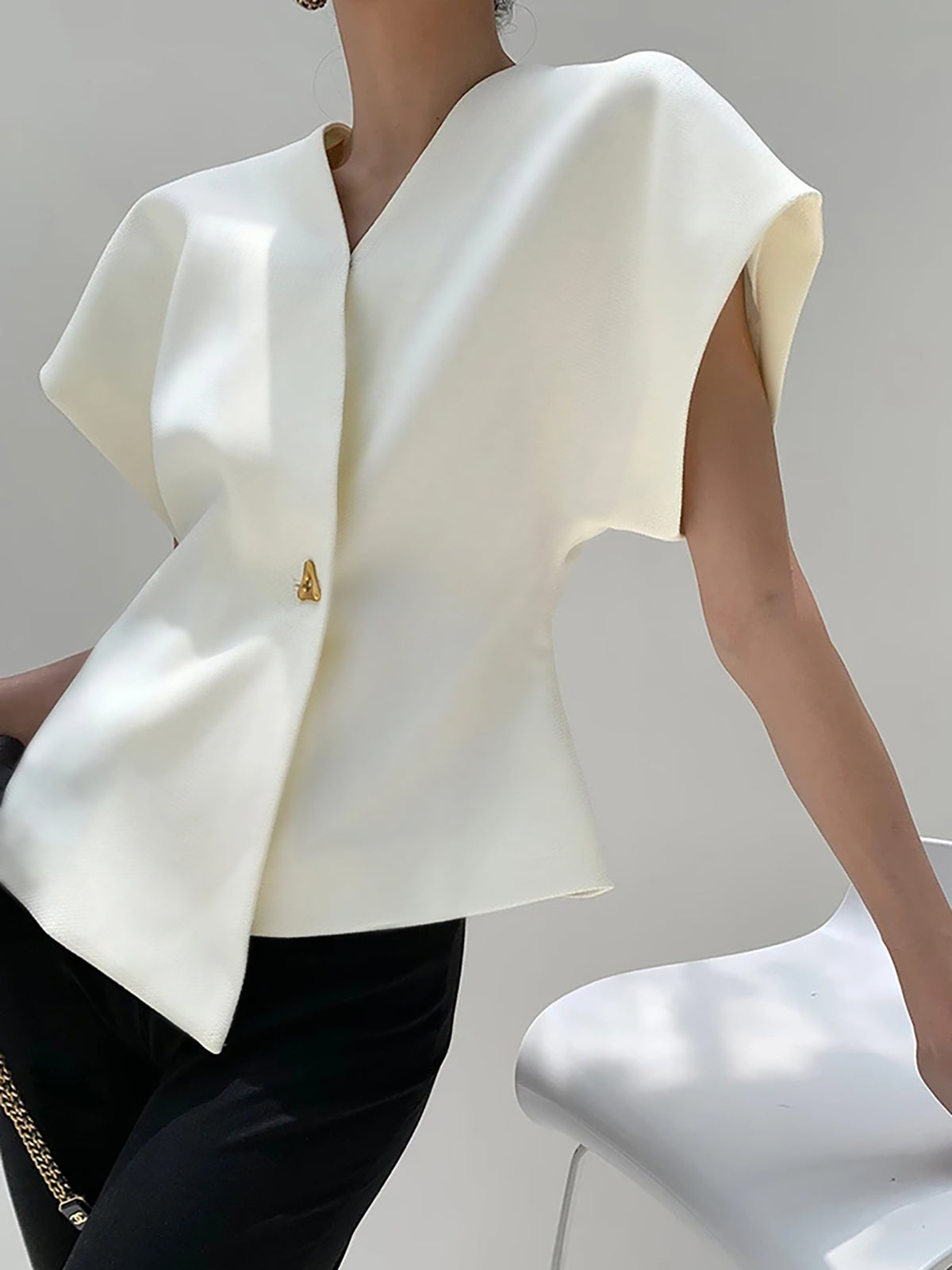 Giulia - Women's Blouse with V-Neck and Button Front