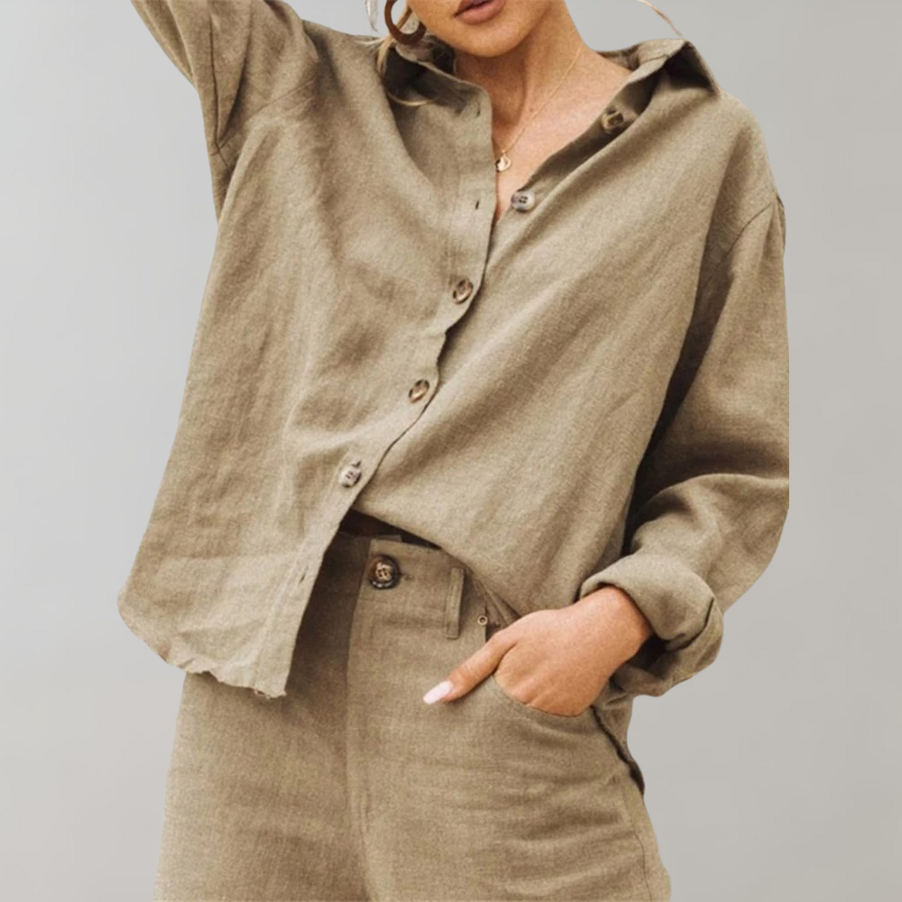 Bronwen - Women's Relaxed Shirt with Button Front