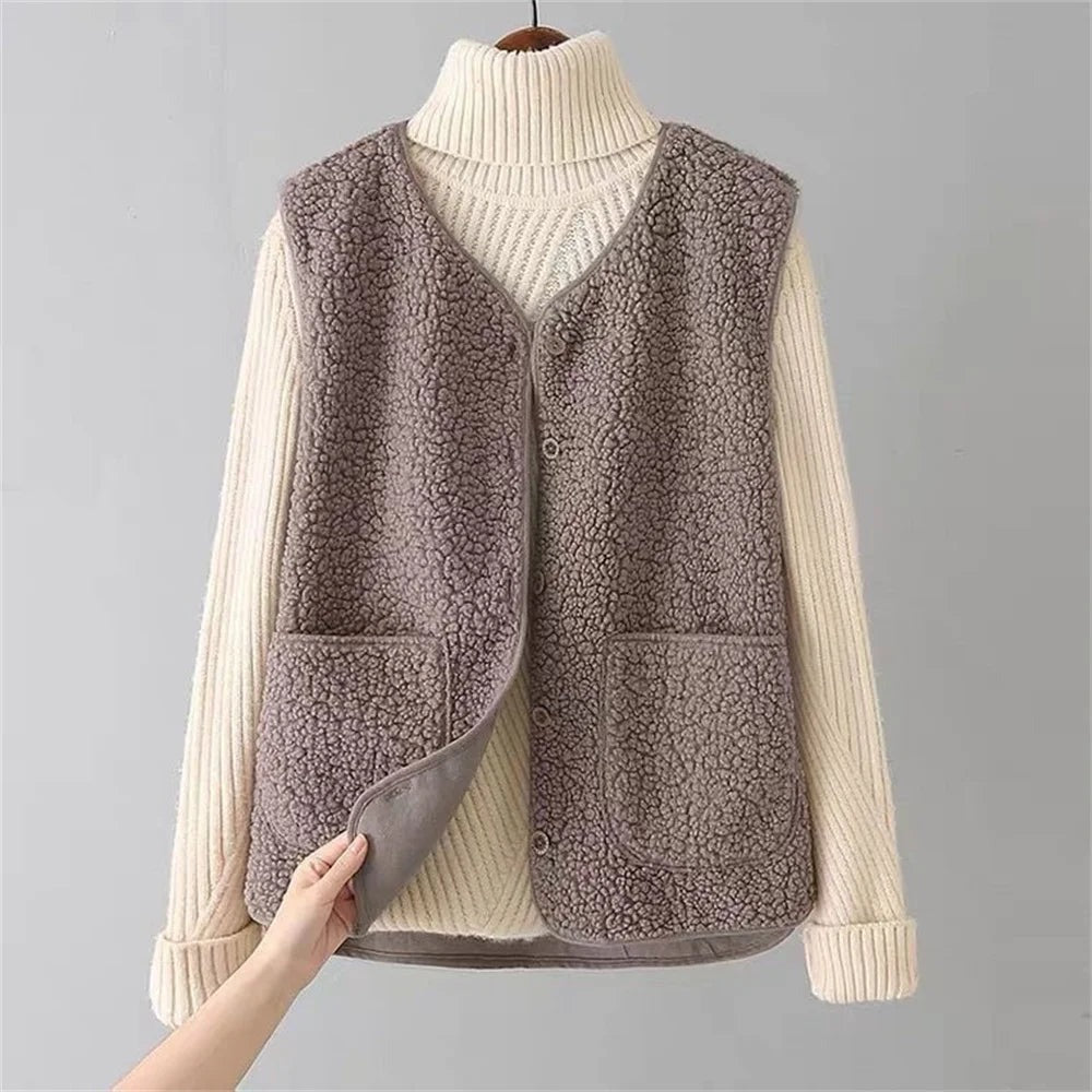 Women's Teddy Gilet with Button Placket and Side Pockets