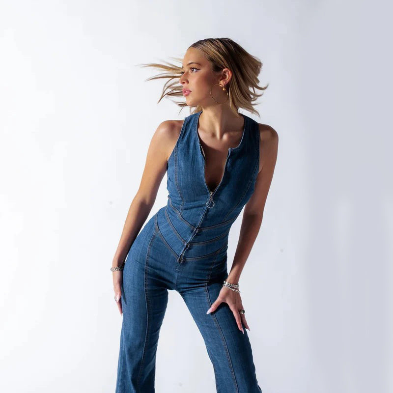 Amira - Salopetă modernă din denim cu decupaj în formă de inimă