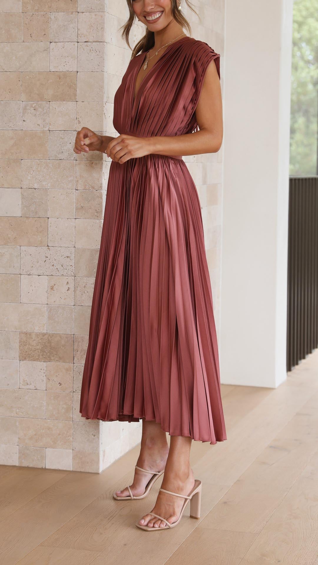 Rochie Maxi plisată pentru femei - Elegantă și confortabilă