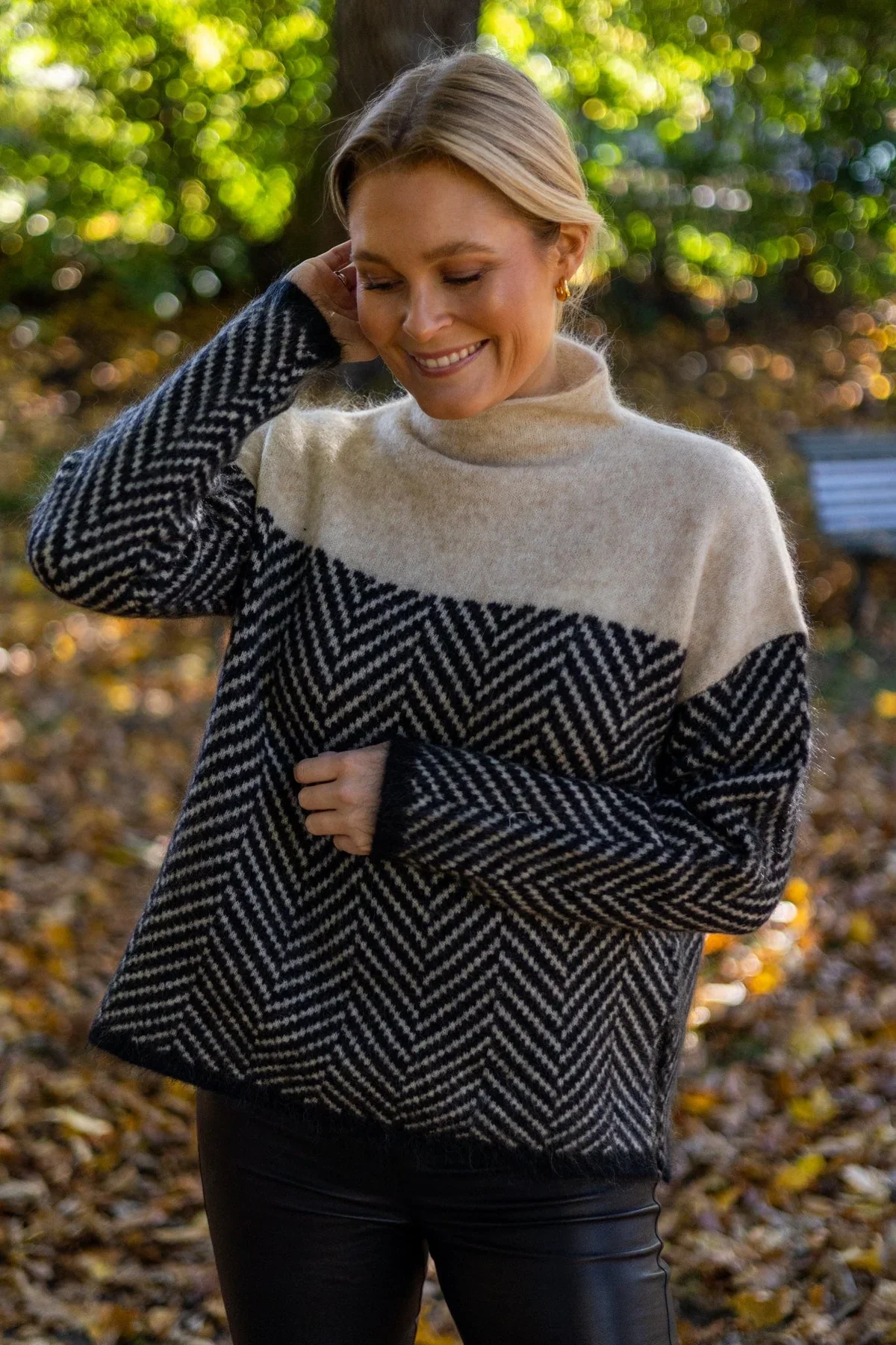 Maglione a collo alto in cashmere lussuoso e morbido