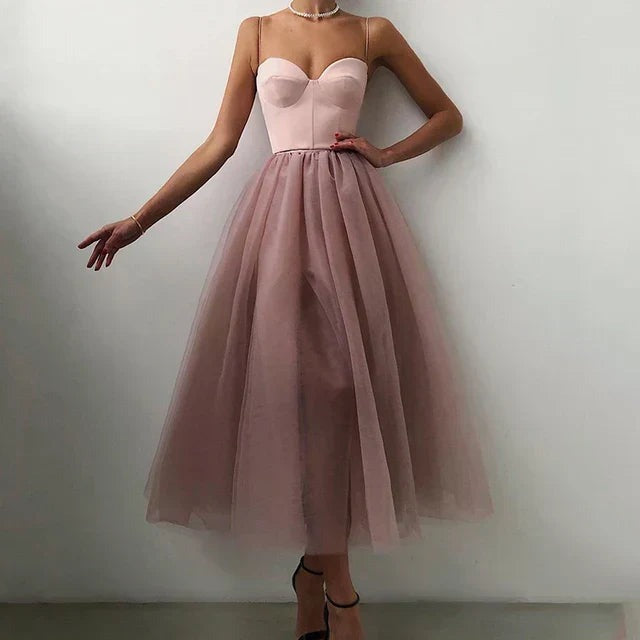 Elegant Long Evening Dress with Flowing Silhouette - photo 3