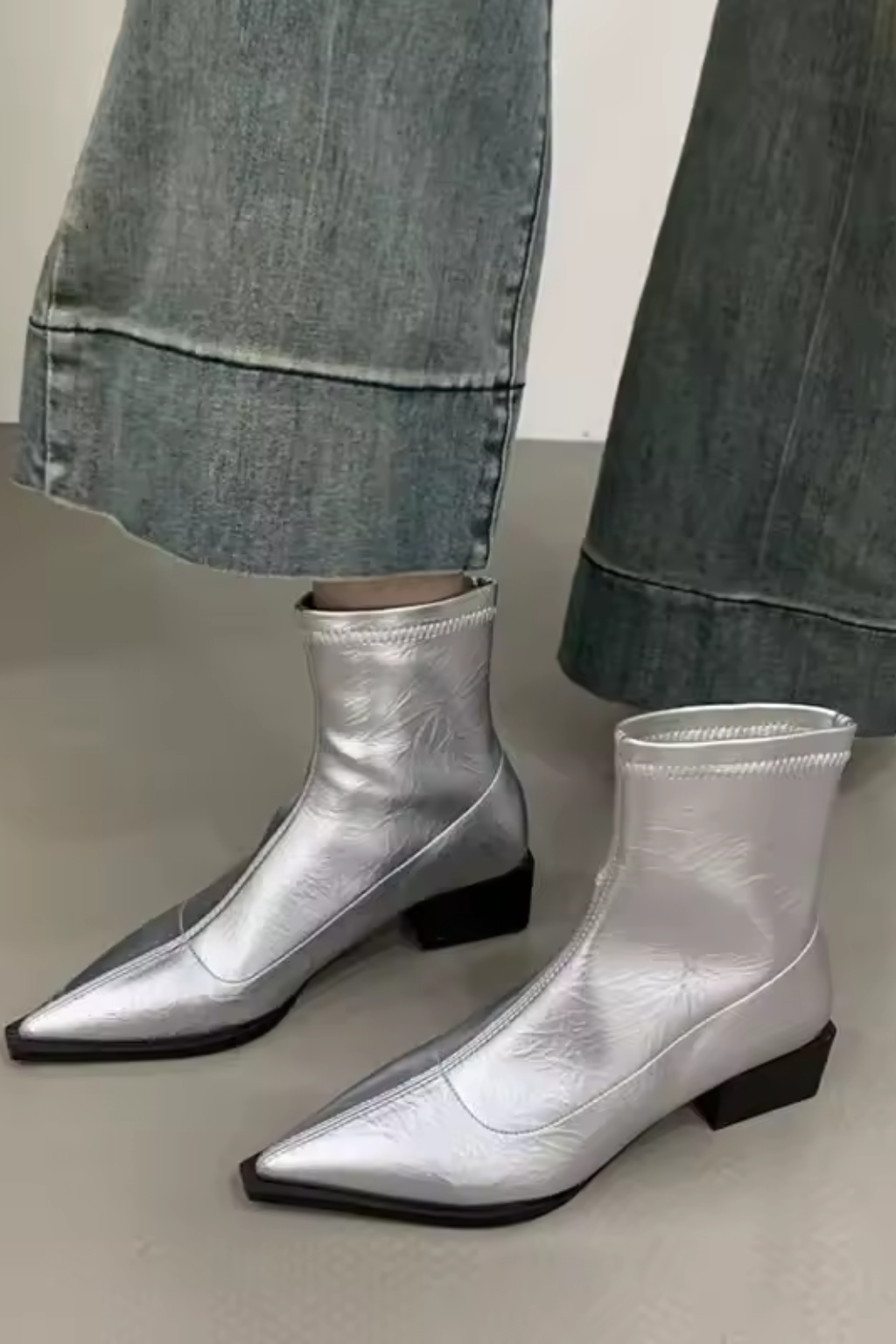 Botine cu vârf ascuțit și toc mic gros, fără șiret, elegante, pentru femei