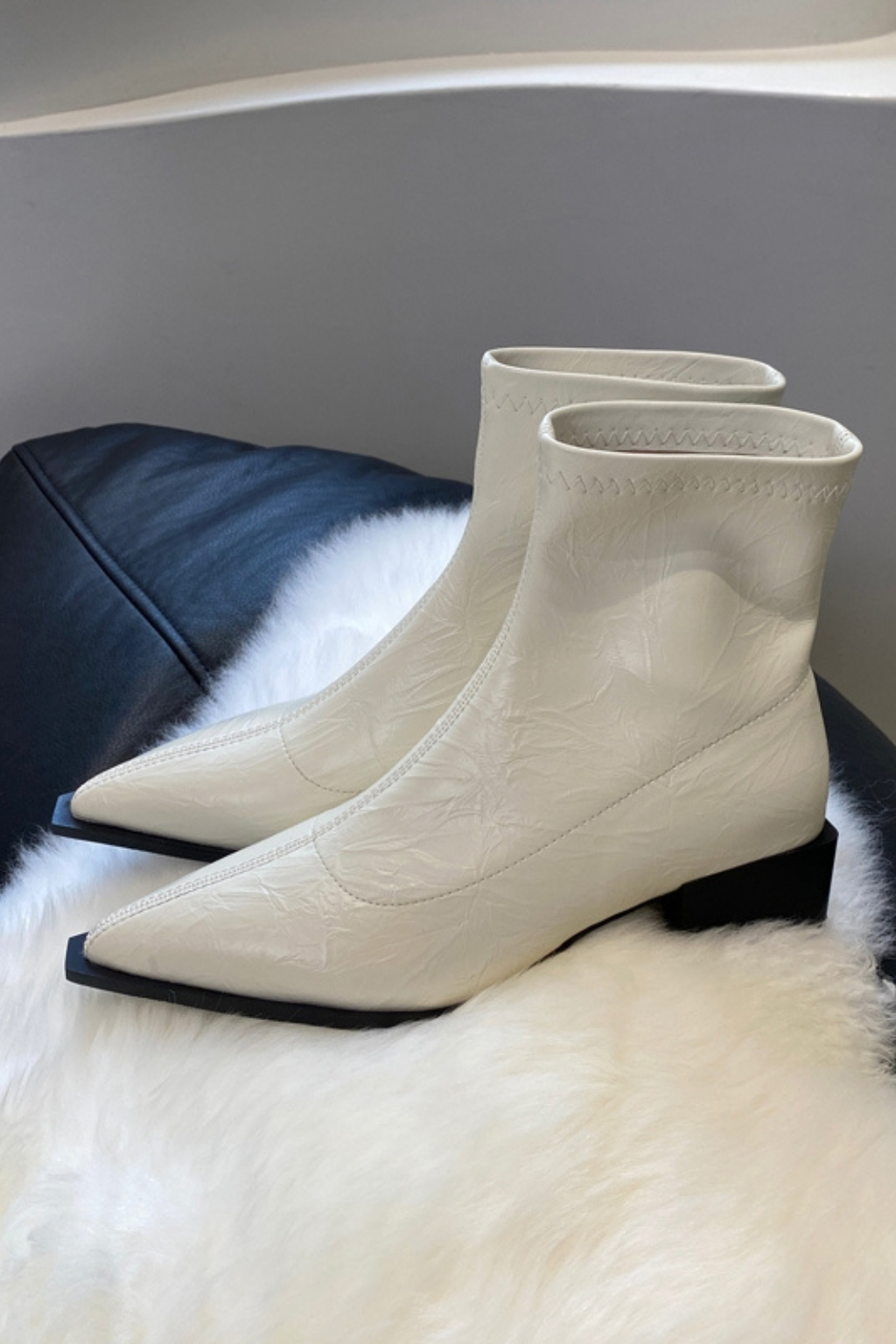 Botine cu vârf ascuțit și toc mic gros, fără șiret, elegante, pentru femei