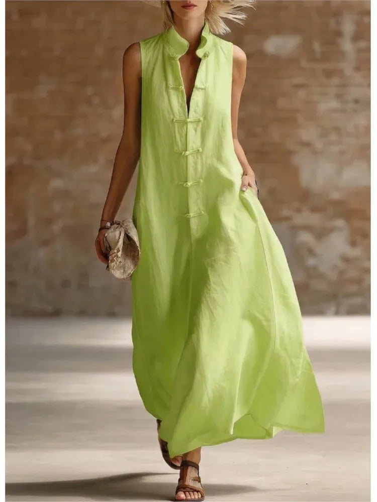 Annelise - Women's Maxi Dress with Collar and Sleeveless Cut - photo 4