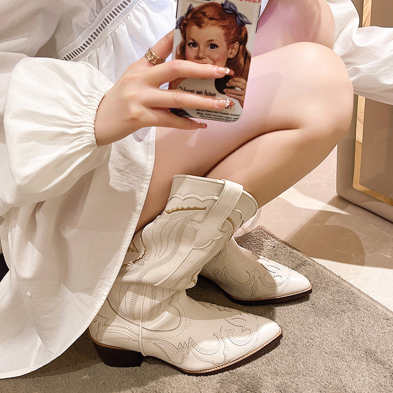 Arabelle - Women's Boots with Embroidery
