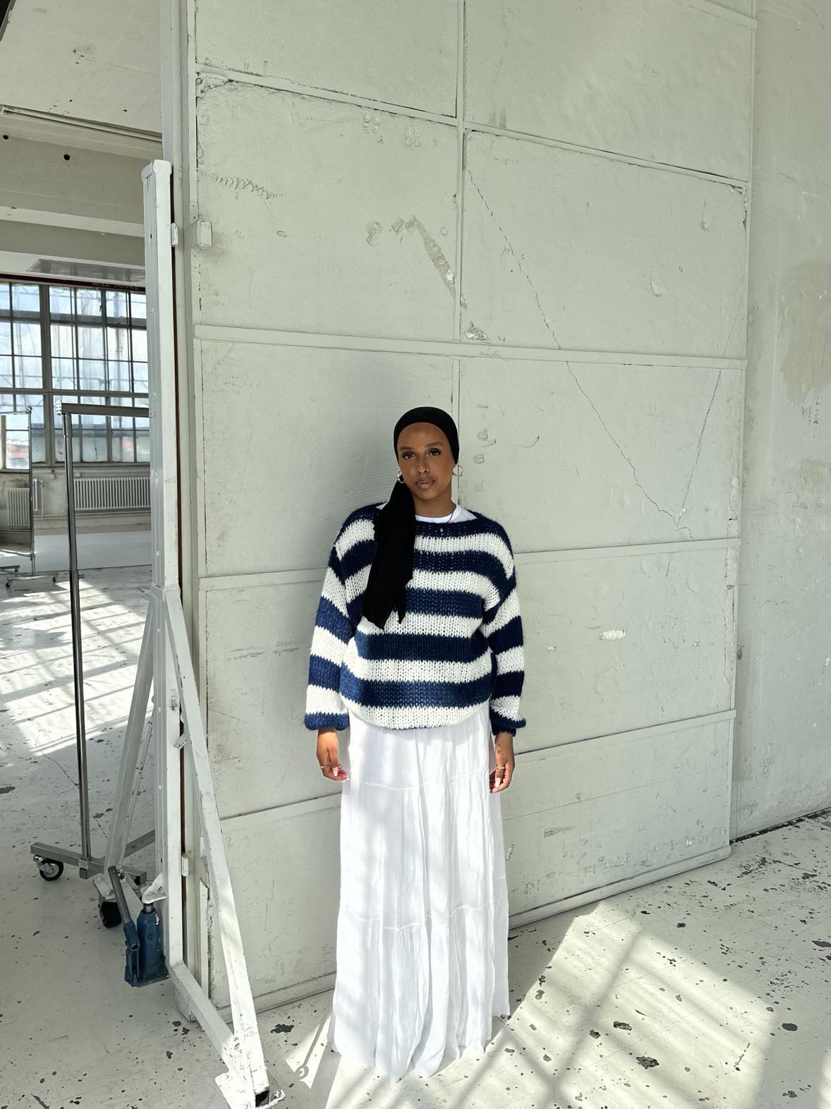 Averill - Women's Knitted Jumper with Stripe - photo 10