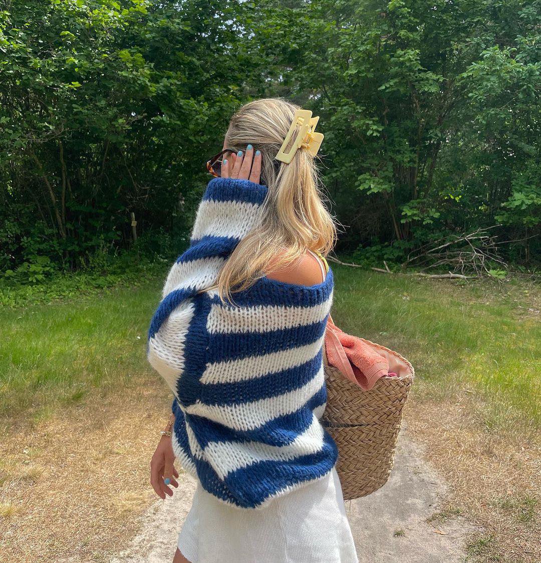 Averill - Women's Knitted Jumper with Stripe - photo 7