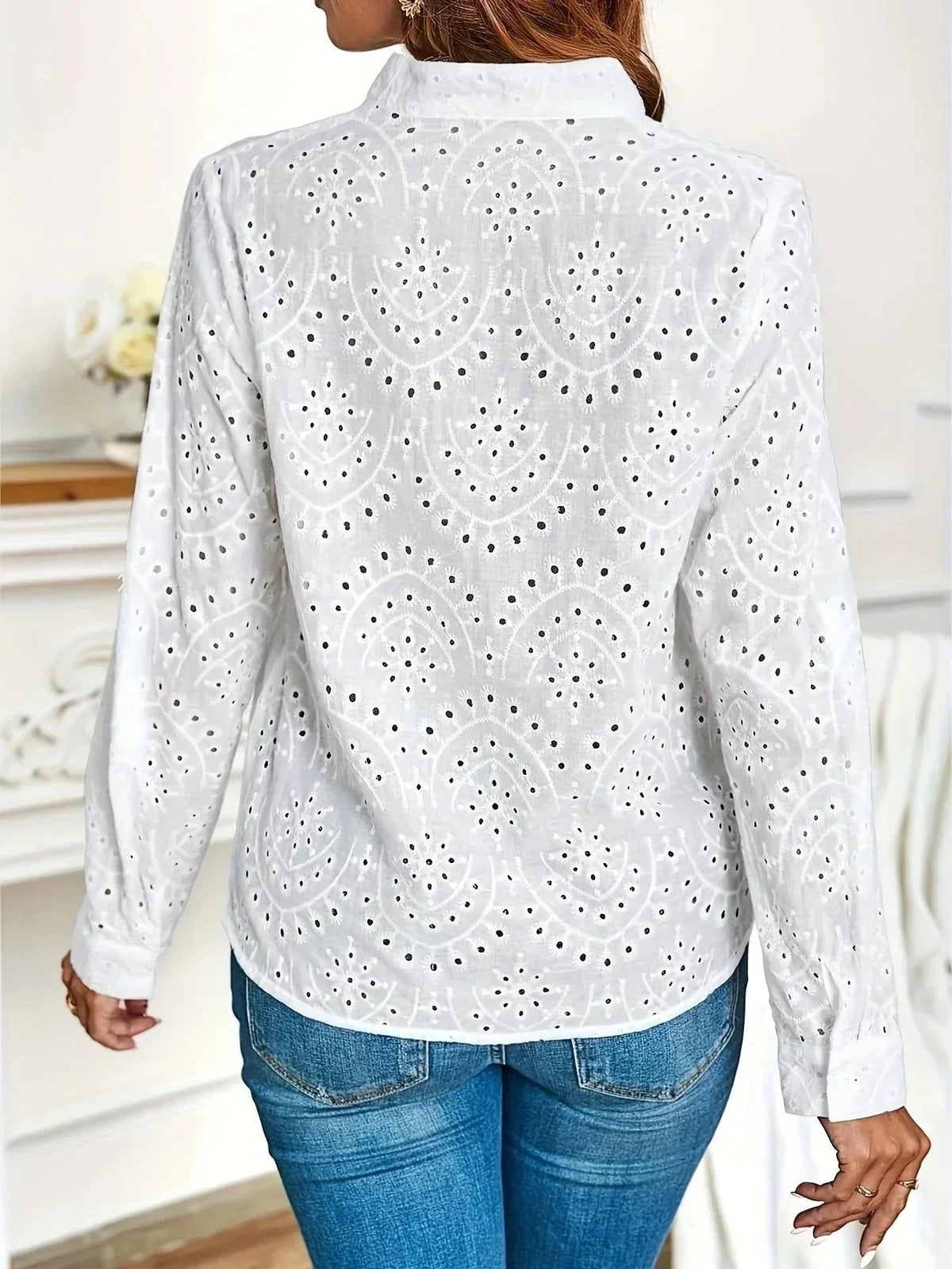 Beulah - Women's V-Neck Blouse with Straight Cut