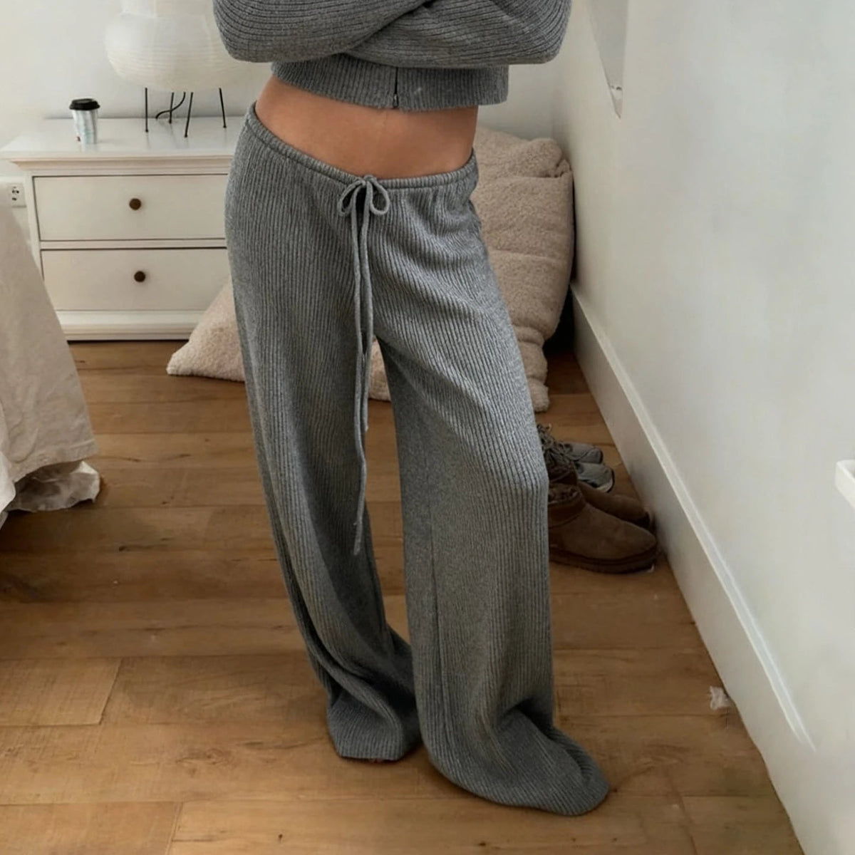 Dorcas - Women's Knitted Trousers with Wide Leg - photo 2