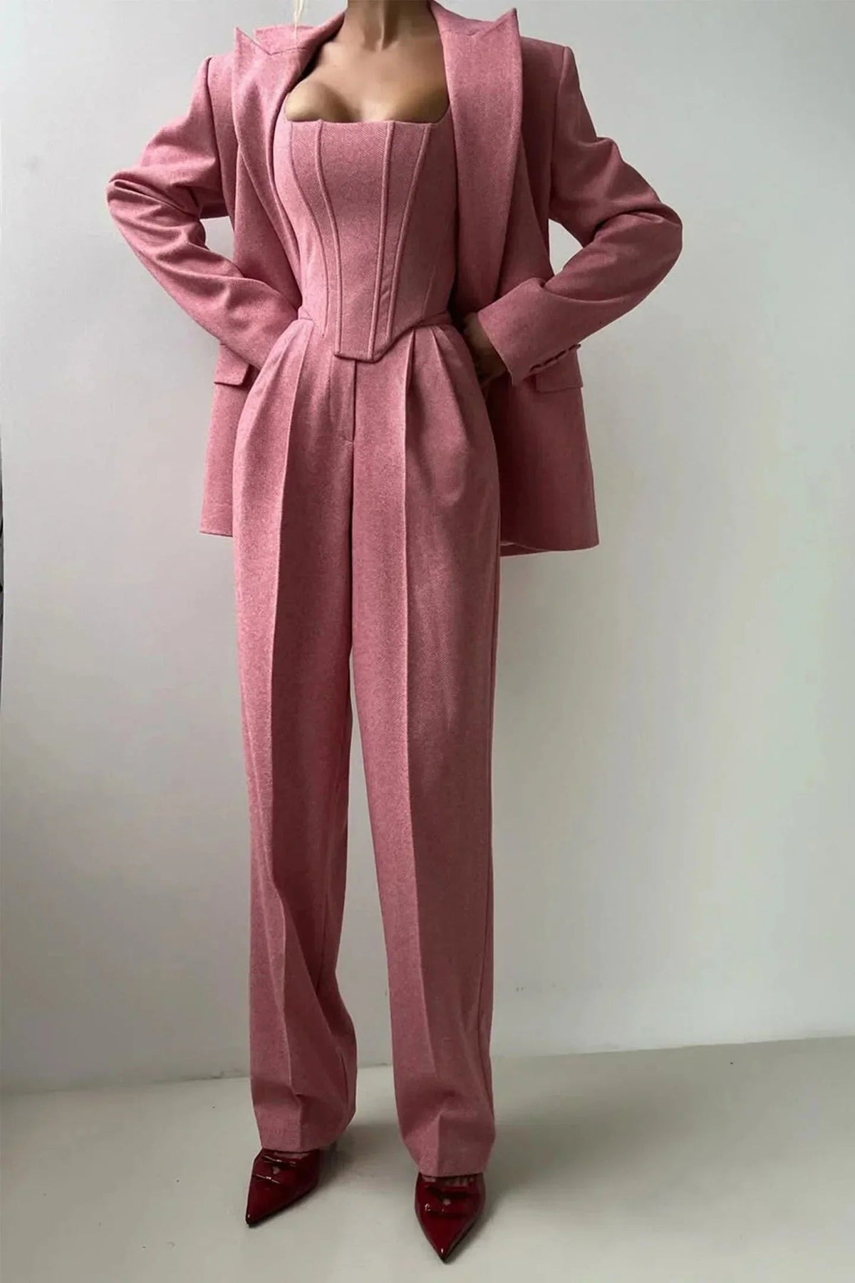 Helena - Women's three-piece fitted outfit with fitted top - photo 9