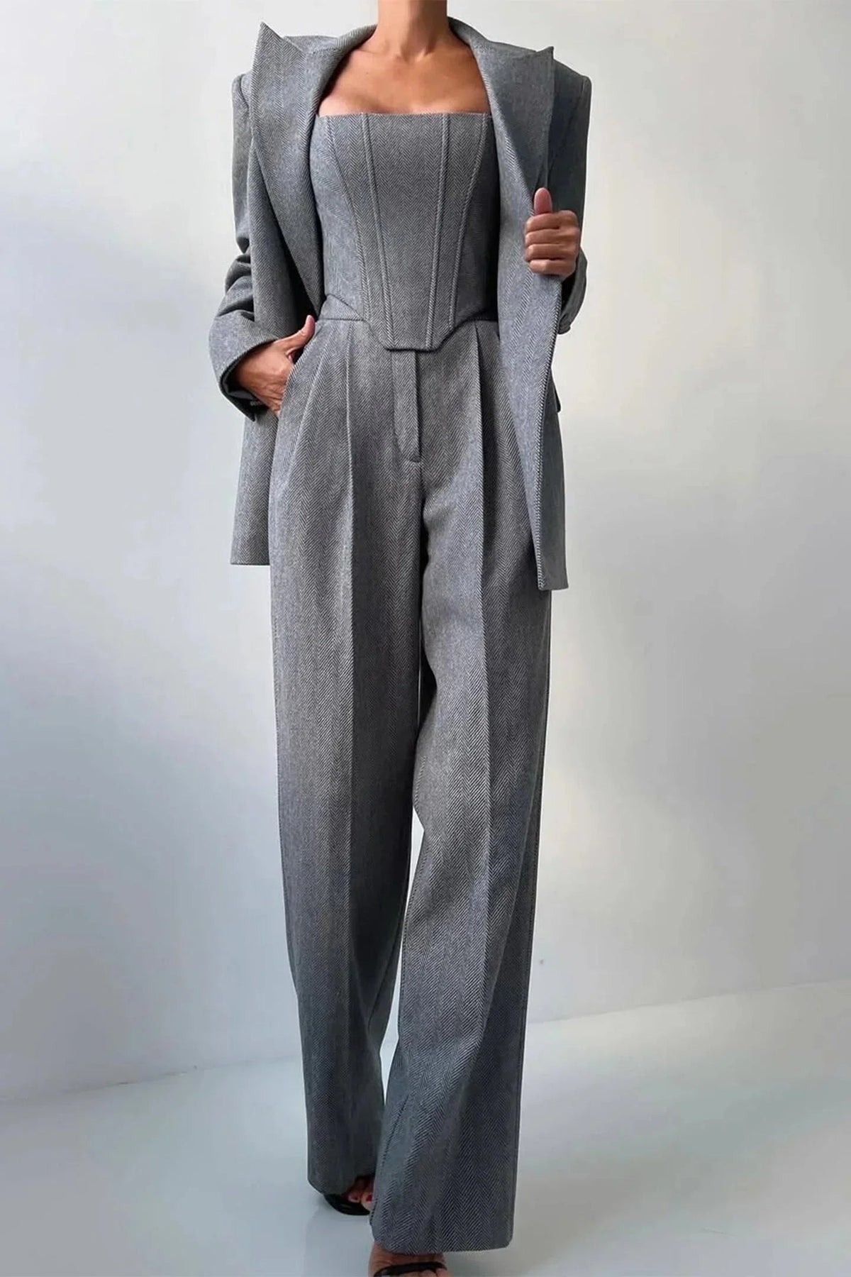 Helena - Women's three-piece fitted outfit with fitted top - photo 7